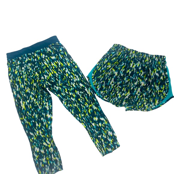 ✨2 For 1 NIKE BUNDLE✨ Size Medium Leggings & Size Large Shorts - Picture 5 of 8